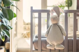 LET83700 Moonie le lapin magique sons & lumières (gris/rose)